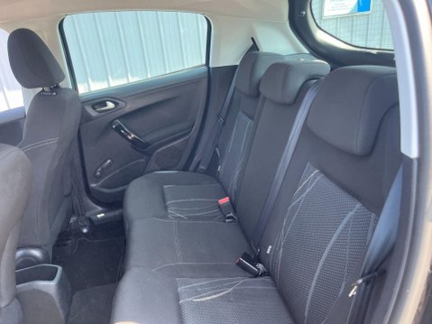 Peugeot 208 1.2 VTi PureTech Active Euro 5 5dr 29