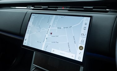 Land Rover Range Rover P460e Autobiography LWB 23