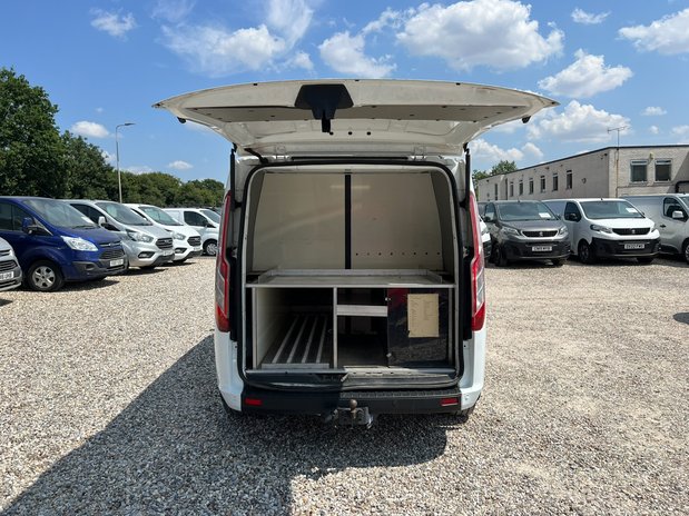 Ford Transit Custom AUTO SWB L1H1 Low Roof Trend Air Con Sensors Tow Bar EURO 6 NO VAT 11