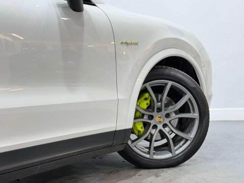 Porsche Cayenne 3.0 V6 E-Hybrid 14.1kWh SUV 5dr Petrol Plug-in Hybrid TiptronicS 4WD Euro 6 64