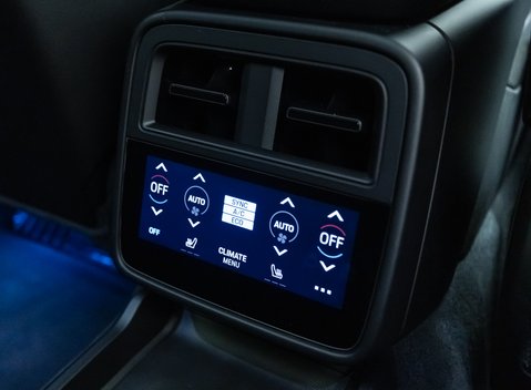 Porsche Taycan Turbo S Sport Turismo 16