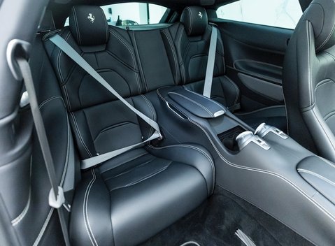 Ferrari GTC4 Lusso V12 12