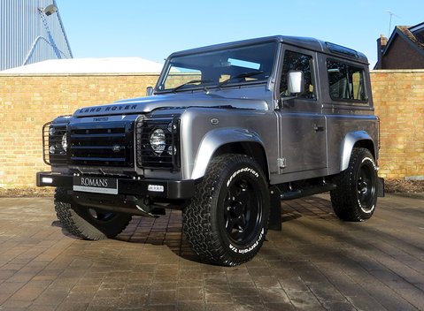 Land Rover Defender 90 XS 4