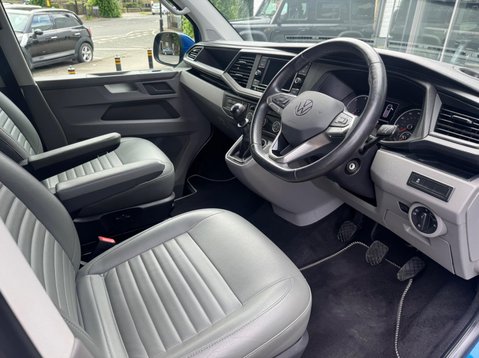 Volkswagen Transporter T28 TDI P/V HIGHLINE 17