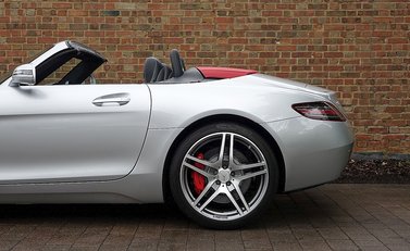 Mercedes-Benz SLS AMG Roadster 9