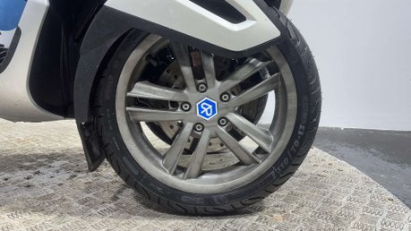 Piaggio MP3 YOURBAN LT 2015 3K NEW MOT NEW TYRES TRIKE 3 WHEELER 300CC 32