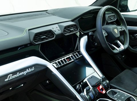 Lamborghini Urus 15