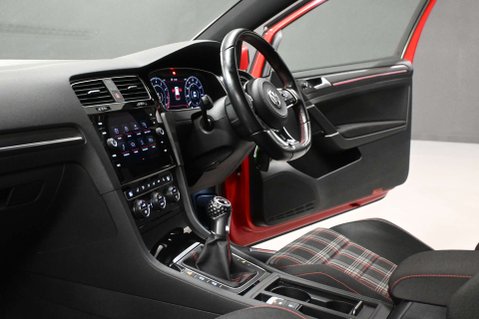 Volkswagen Golf 2.0 Golf GTi Performance TSi 3dr 4