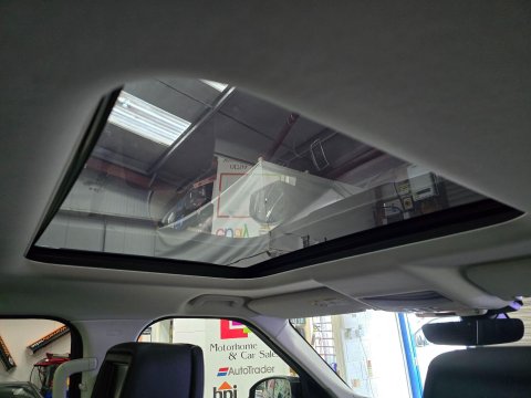 Land Rover Discovery 3.0 TD V6 HSE Luxury Auto 4WD Euro 6 (s/s) 5dr 22