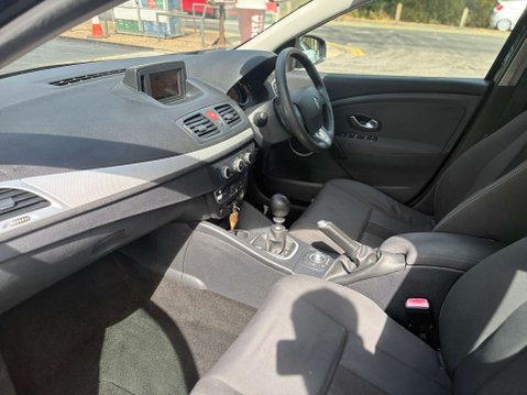 Renault Megane 1.6 16V Dynamique TomTom Hatchback 3dr Petrol Manual (163 g/km, 110 bhp) 8