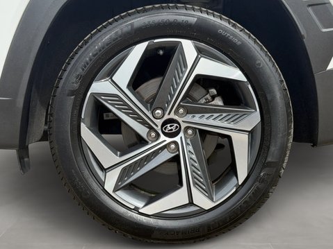 Hyundai TUCSON 1.6 TGDi Plug-in Hybrid Ultimate 5dr 4WD Auto 13
