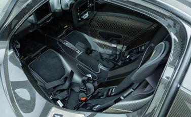 Aston Martin Valkyrie 18