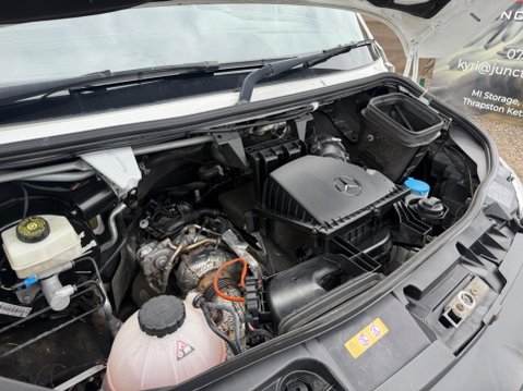 Mercedes-Benz Sprinter 2.0 317 CDI Progressive Panel Van 5dr Diesel G-Tronic RWD L2 H2 Euro 6 (s/s 20