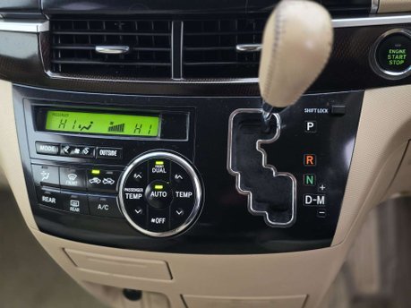 Toyota Estima Auto+Petrol+8Seater+Ulez 17