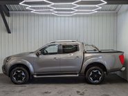 Nissan Navara 2.3 Navara Tekna dCi 4WD 5dr 17
