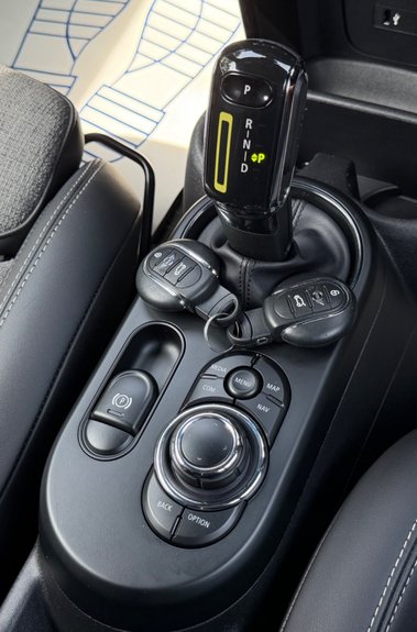 Mini Hatch COOPER S LEVEL 2 - REVERSE CAMERA - APPLE CARPLAY 