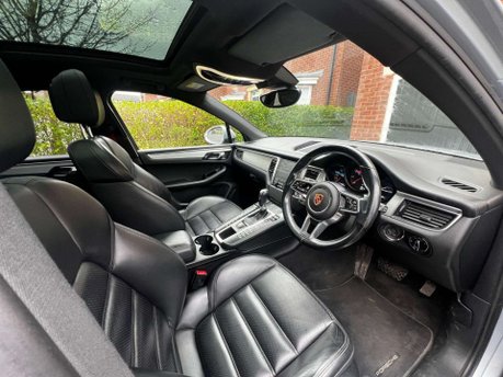 Porsche Macan 3.0 Macan GTS Semi-Auto 4WD 5dr 3