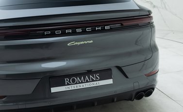 Porsche Cayenne E-HYBRID coupe 29