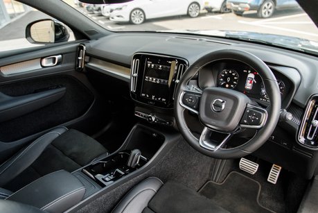 Volvo XC40 B4 R-DESIGN PRO AWD MHEV