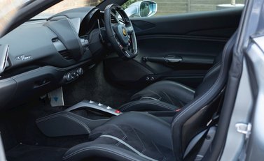 Ferrari 488 Spider 16