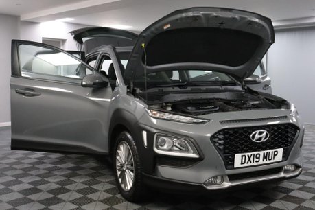Hyundai KONA SE 15