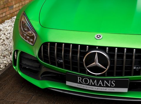Mercedes-Benz AMG GT R 22