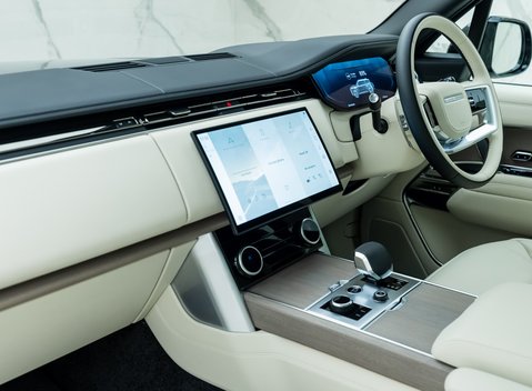 Land Rover Range Rover P510e First Edition 20