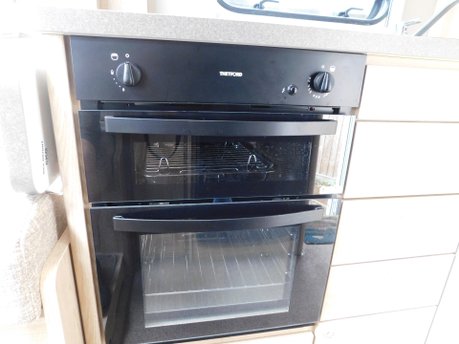 Elddis Majestic 175 2 BERTH MOTORHOME. PEUGEOT 2.0 BLUE HDI CHASSIS 24