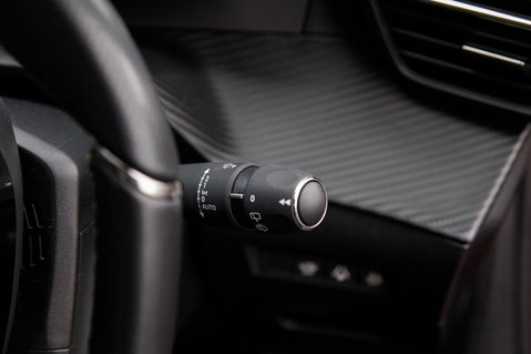 Peugeot 208 GT PREMIUM 19