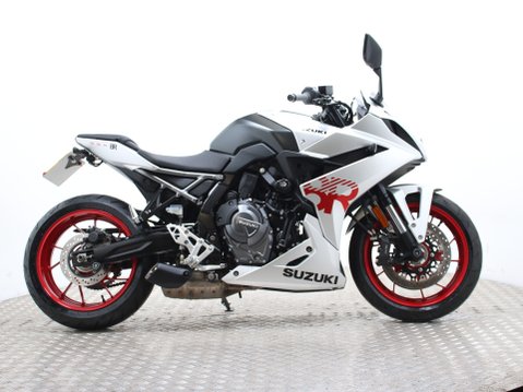 Suzuki GSX-8R GSX 800 FRQM4 GSX-8R