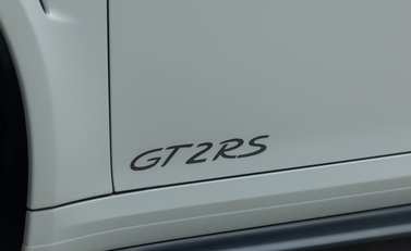 Porsche 911 GT2 RS (991) 37