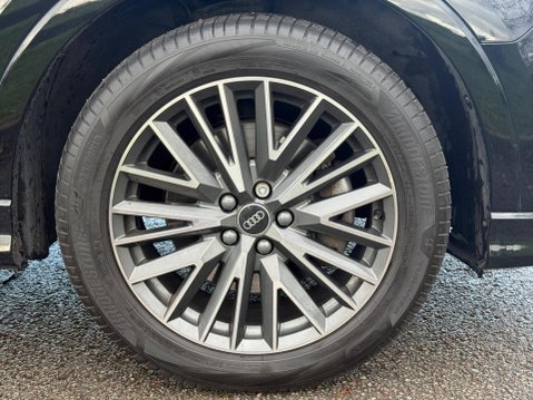 Audi Q3 2.0 TFSI 40 S line S Tronic quattro Euro 6 (s/s) 5dr 24