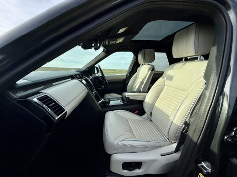Land Rover Discovery SDV6 HSE LUXURY 38
