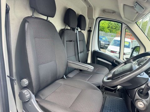 Peugeot Boxer 2.2 BlueHDi 335 Professional Panel Van 5dr Diesel Manual L3 H2 Euro 6 (s/s) 18