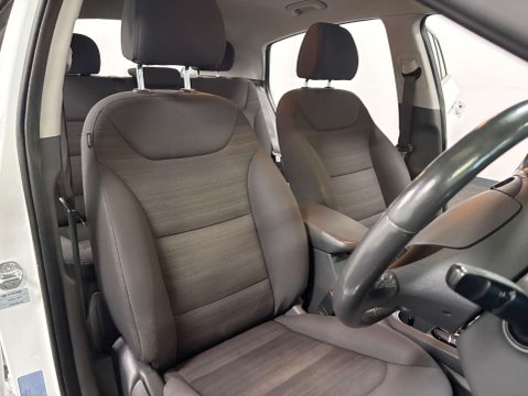 Hyundai IONIQ 1.6 IONIQ Premium FHEV Semi-Auto 5dr 12