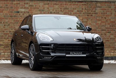 Porsche Macan Turbo Performance Package