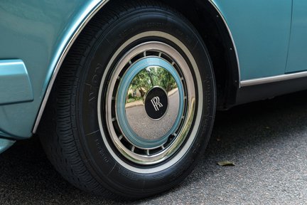 Rolls-Royce Corniche IV 14