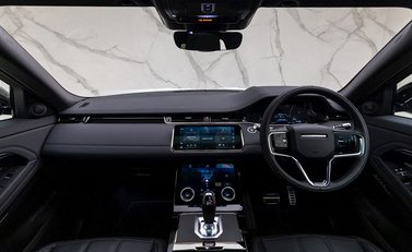 Land Rover Range Rover Evoque P300e R-Dynamic SE 17