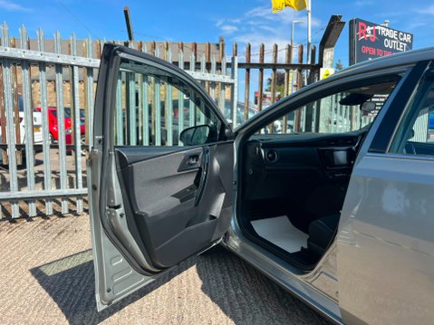 Toyota Auris VVT-I ICON TECH TOURING SPORTS 61