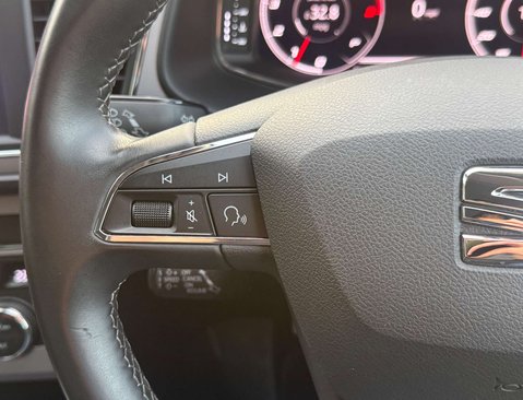 SEAT Leon 2.0 Leon Xcellence Luxury TSi Semi-Auto 5dr 21