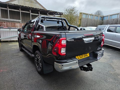 Toyota Hilux INVINCIBLE 4WD D-4D DCB Auto 6