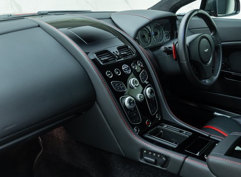 Aston Martin V12 Vantage s 17