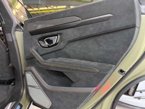 Lamborghini Urus 4.0 V8 BiTurbo Performante SUV 5dr Petrol Auto 4WD Euro 6 (666 ps) 75