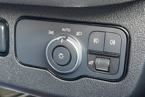 Mercedes-Benz Sprinter 319 Cdi 7g-Tronic L2 H1 4x4 Panel Van - Air Con / Sat Nav / Rear Camera 34