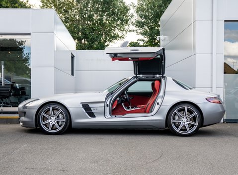 Mercedes-Benz SLS AMG 3