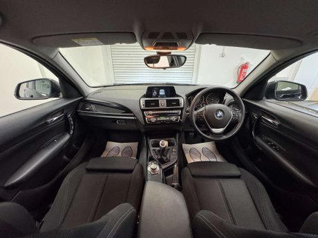 BMW 1 Series 2.0 118d Sport 5dr 3