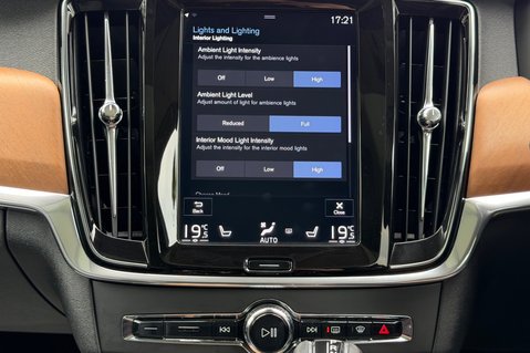 Volvo V90 D5 POWERPULSE INSCRIPTION PRO AWD -PAN ROOF - £6320 OPTIONAL EXTRAS  54