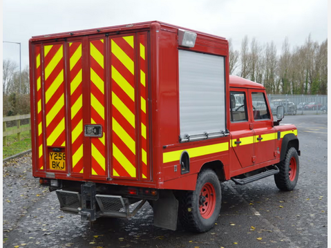Land Rover Defender 130 CREW CAB TD5 4