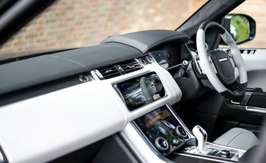 Land Rover Range Rover Sport 5.0 SVR 17