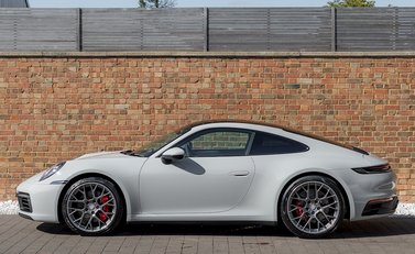 Porsche 911 (992) Carrera 4S 2